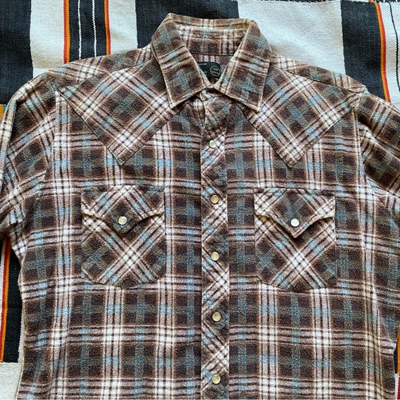 Vintage JC Penney Pearl Snap Flannel button up shirt. Size 15.5-33. Pockets! - Picture 4 of 15